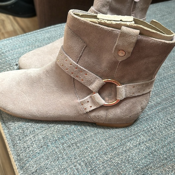 Brand new ankle boots never worn! Size 8 - Picture 4 of 5